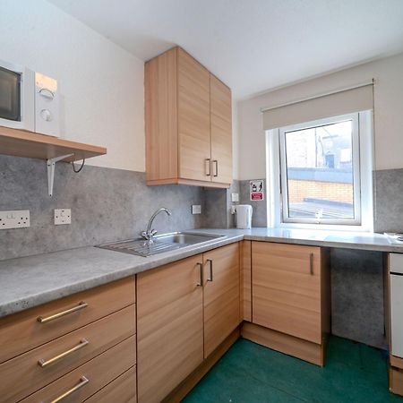 Joivy Budget 4,5 And 6 Bed Private Flats, In Historic Old Town (Adults Only) エディンバラ エクステリア 写真