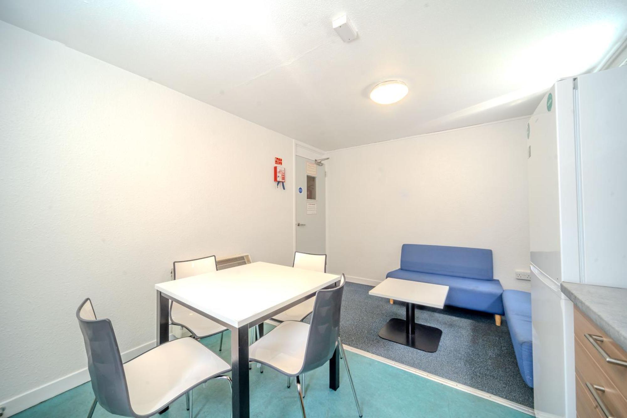 Joivy Budget 4,5 And 6 Bed Private Flats, In Historic Old Town (Adults Only) エディンバラ エクステリア 写真