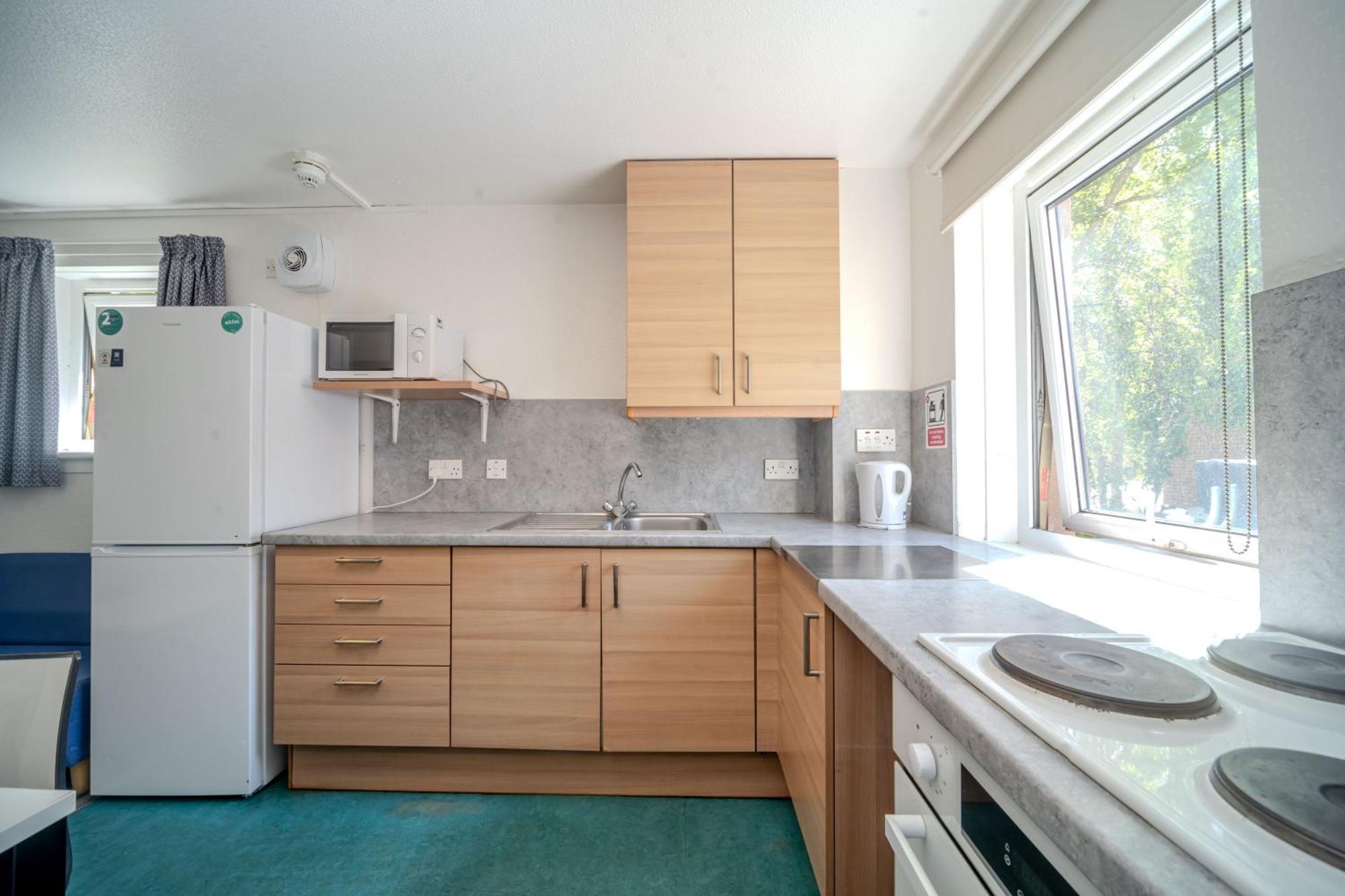 Joivy Budget 4,5 And 6 Bed Private Flats, In Historic Old Town (Adults Only) エディンバラ エクステリア 写真
