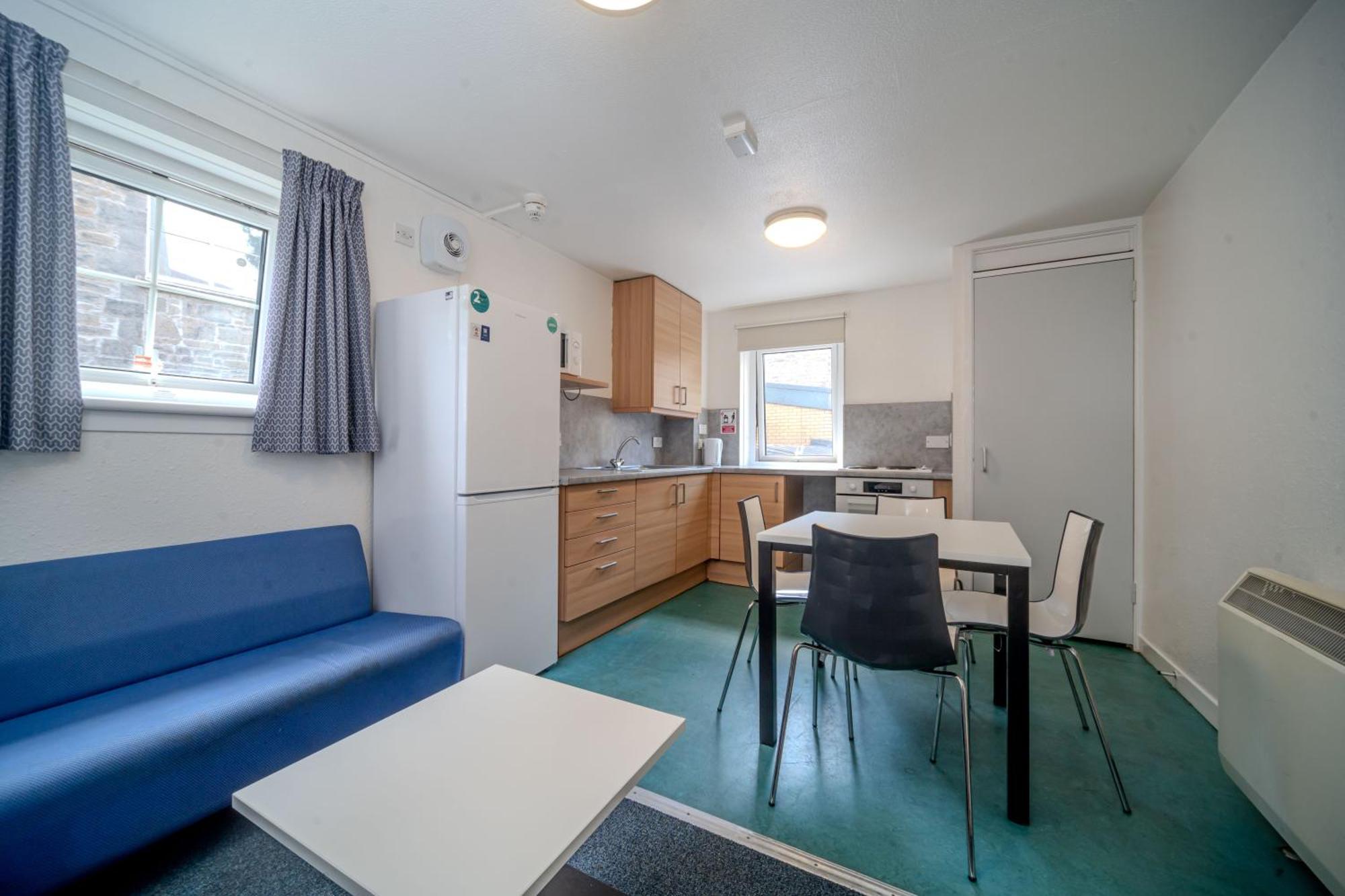 Joivy Budget 4,5 And 6 Bed Private Flats, In Historic Old Town (Adults Only) エディンバラ エクステリア 写真